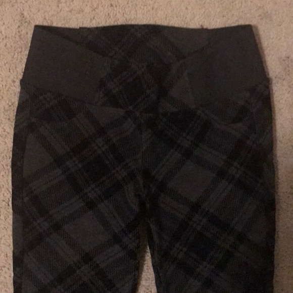 Quinn gray & black plaid leggings - Picture 2 of 3